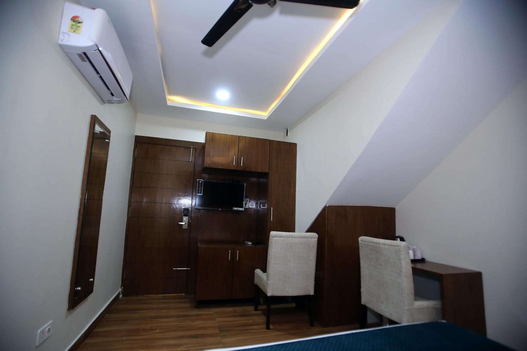 Affluence Hotel Kharar ภายนอก รูปภาพ
