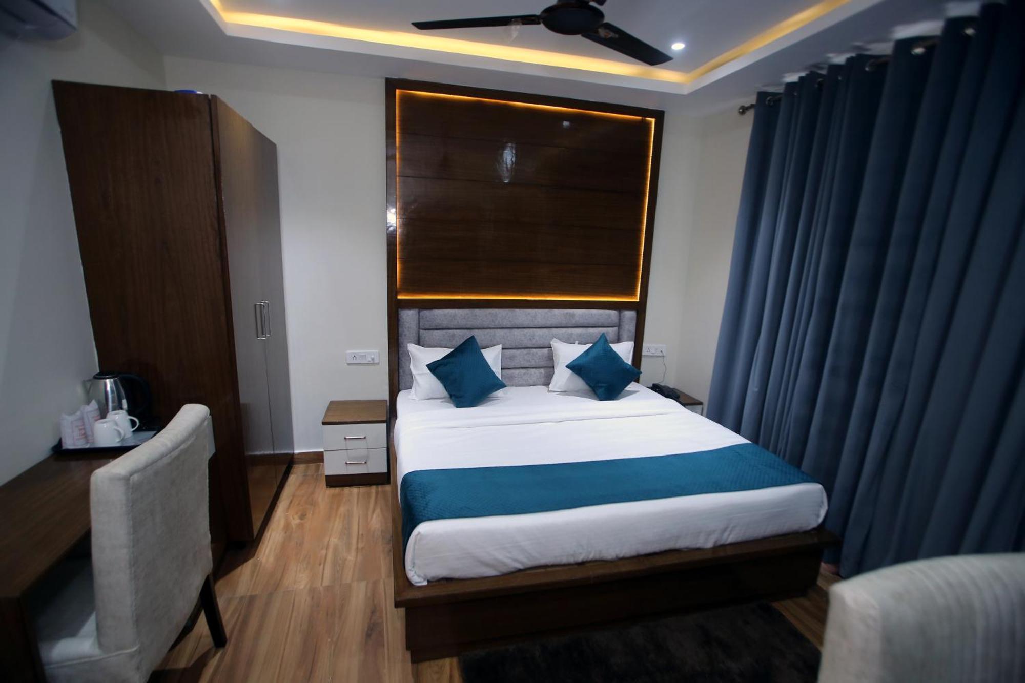 Affluence Hotel Kharar ภายนอก รูปภาพ