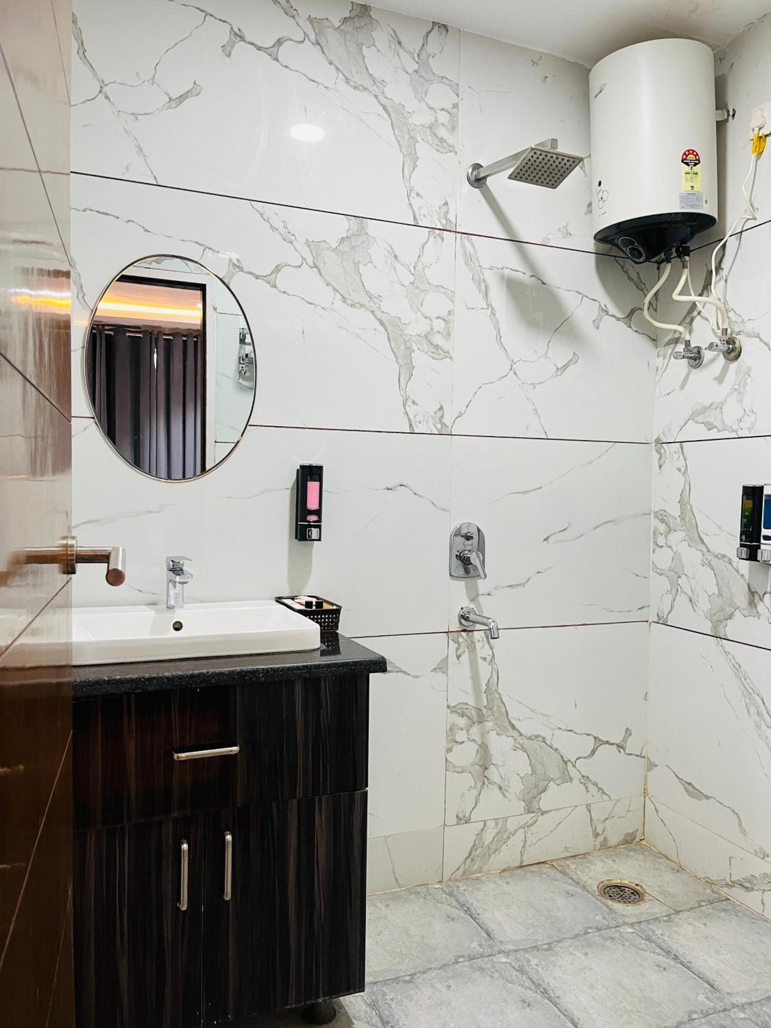 Affluence Hotel Kharar ภายนอก รูปภาพ