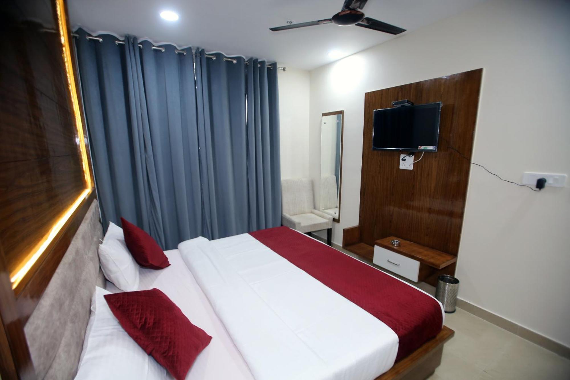 Affluence Hotel Kharar ภายนอก รูปภาพ