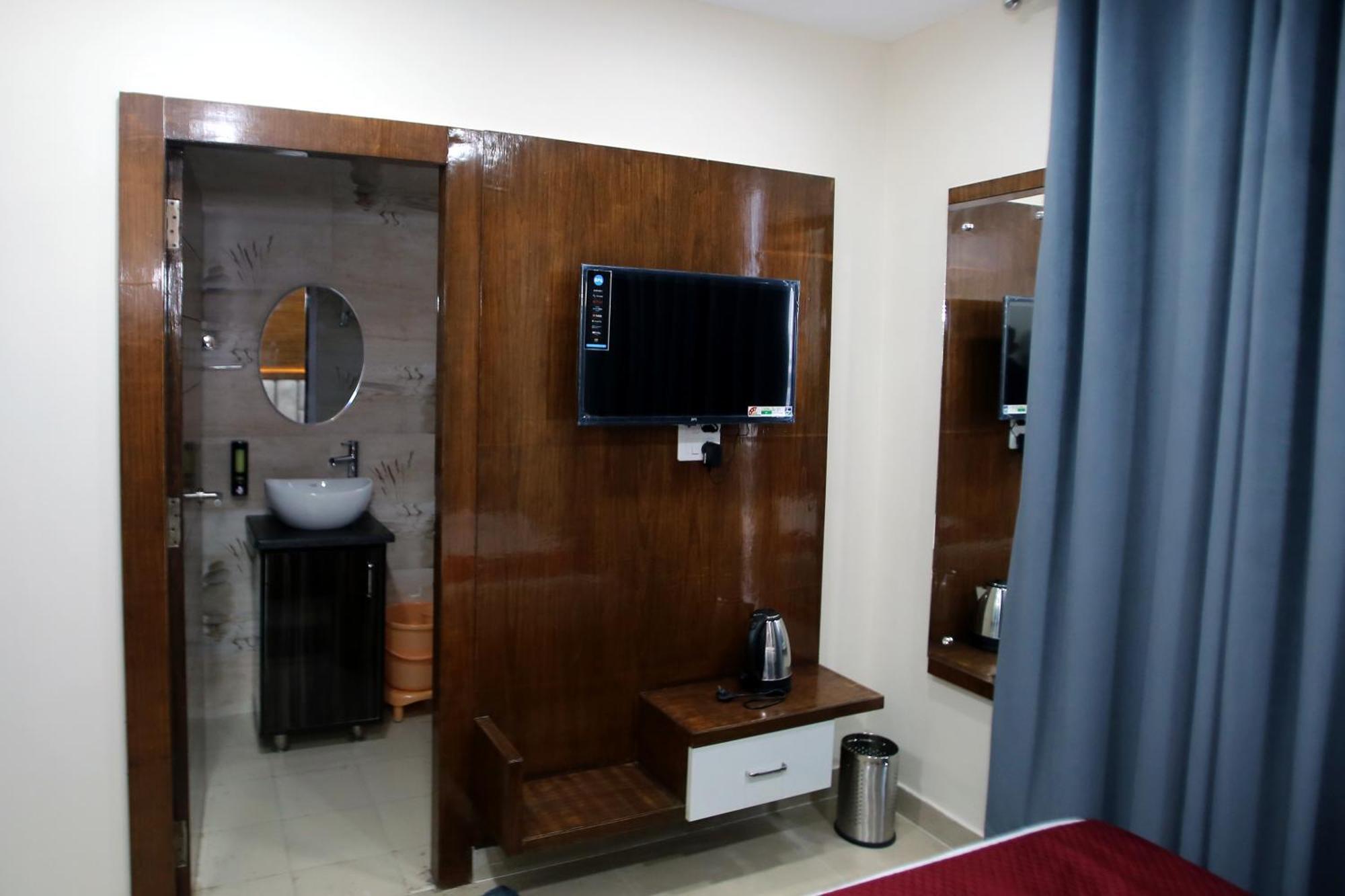 Affluence Hotel Kharar ภายนอก รูปภาพ